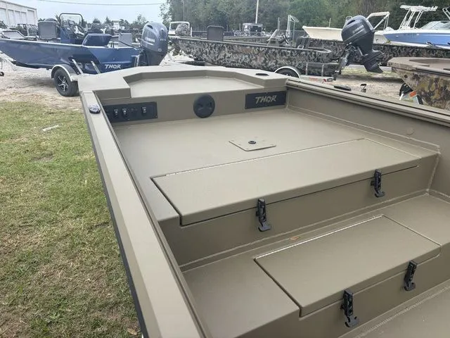 Slide: The Image of Thor 1754 Timber Hammer Deluxe 2026 - 15