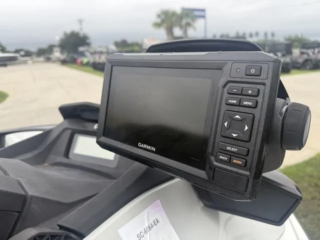 Slide: The Image of Sea-Doo FISH PRO 2022 - 5