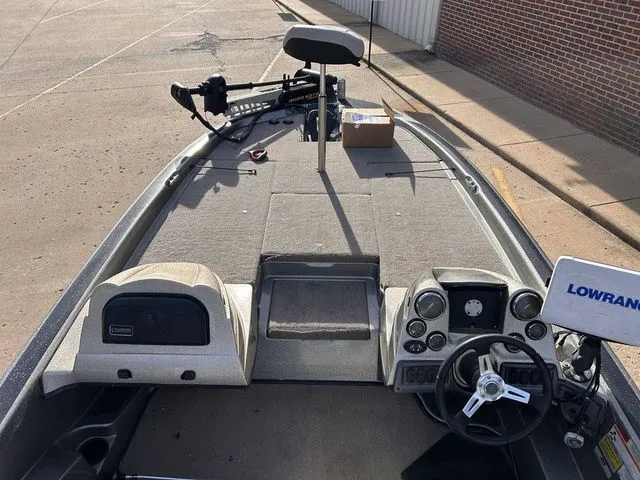 Slide: The Image of Champion CX183 2010 - 16