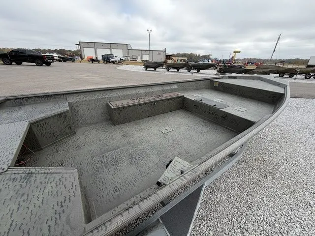 Slide: The Image of War Eagle 860LDV 2026 - 5