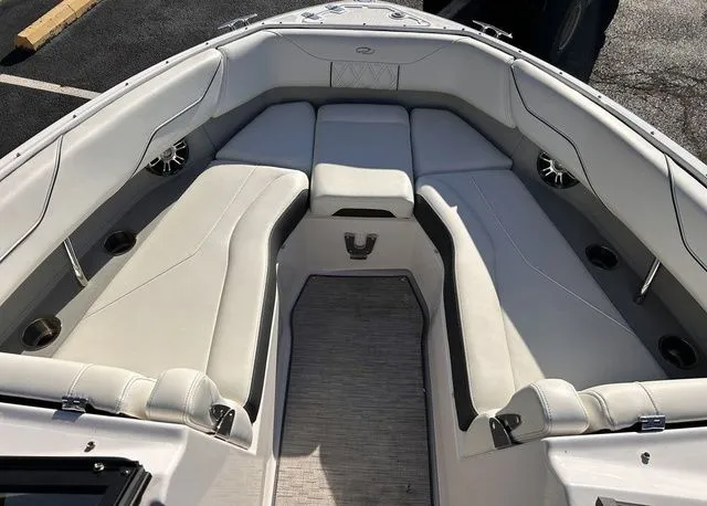 Slide: The Image of Regal LS4 2019 - 5