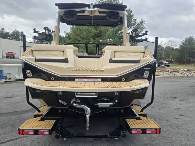 Slide: The Image of Nautique Super Air Nautique G23 2026 - 12