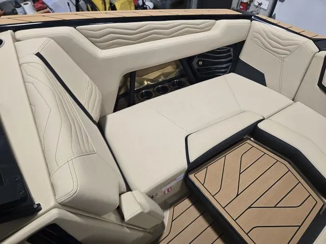 Slide: The Image of Nautique Super Air Nautique G23 2026 - 23