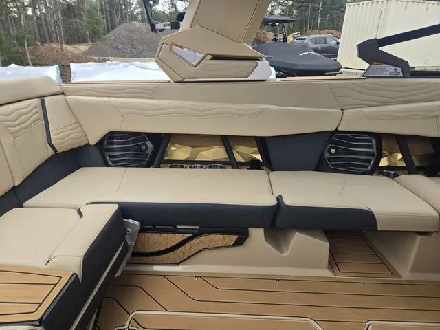 Slide: The Image of Nautique Super Air Nautique G23 2026 - 25