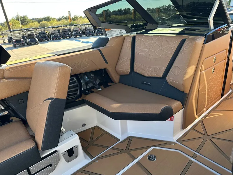 Slide: The Image of Nautique Super Air Nautique G23 Paragon 2026 - 25