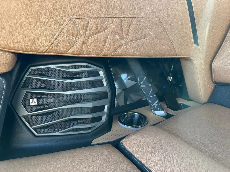 Slide: The Image of Nautique Super Air Nautique G23 Paragon 2026 - 27