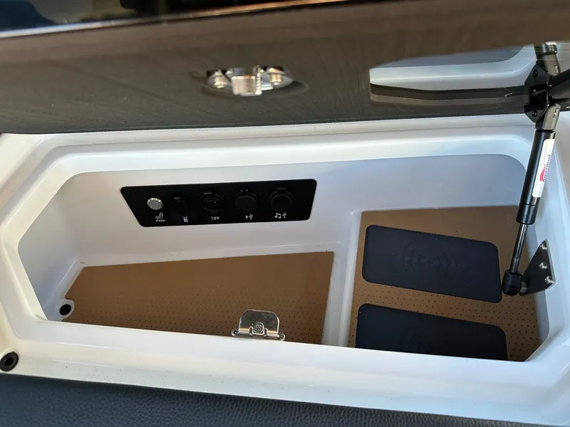 Slide: The Image of Nautique Super Air Nautique G23 Paragon 2026 - 30