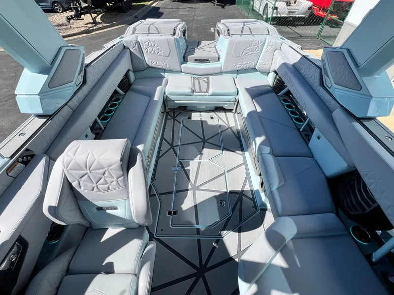 Slide: The Image of Nautique Super Air Nautique G25 Paragon 2026 - 18
