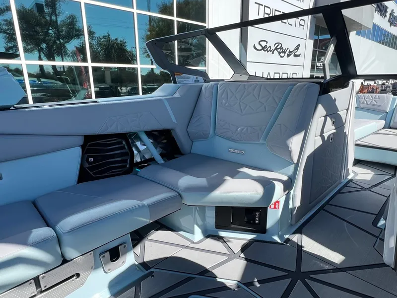 Slide: The Image of Nautique Super Air Nautique G25 Paragon 2026 - 21