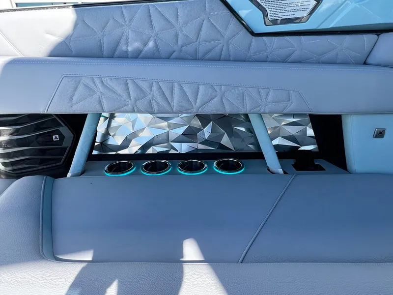 Slide: The Image of Nautique Super Air Nautique G25 Paragon 2026 - 22