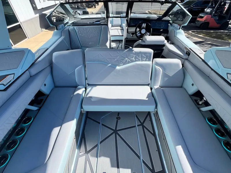 Slide: The Image of Nautique Super Air Nautique G25 Paragon 2026 - 25