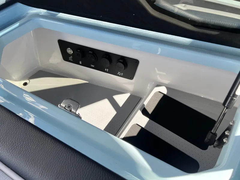 Slide: The Image of Nautique Super Air Nautique G25 Paragon 2026 - 41