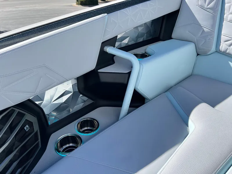 Slide: The Image of Nautique Super Air Nautique G25 Paragon 2026 - 45