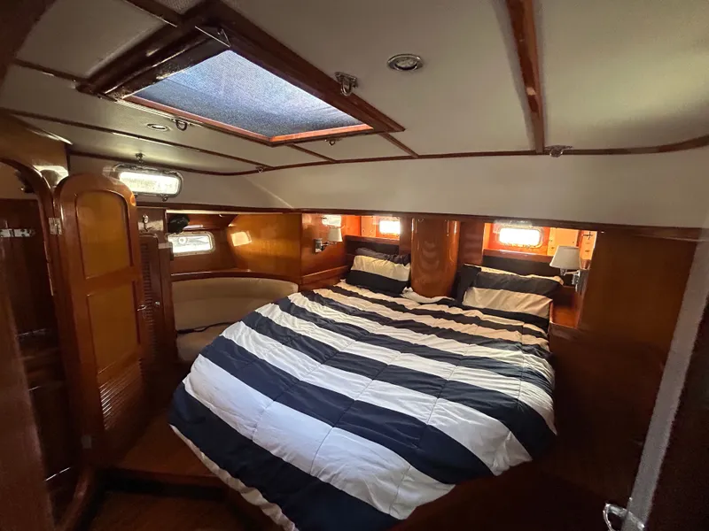 Slide: The Image of Hylas 54 2001 - 27