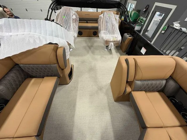 Slide: The Image of Harris Cruiser 210 2026 - 4