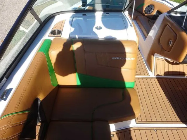 Slide: The Image of Nautique 210 Super Air Nautique 2016 - 10