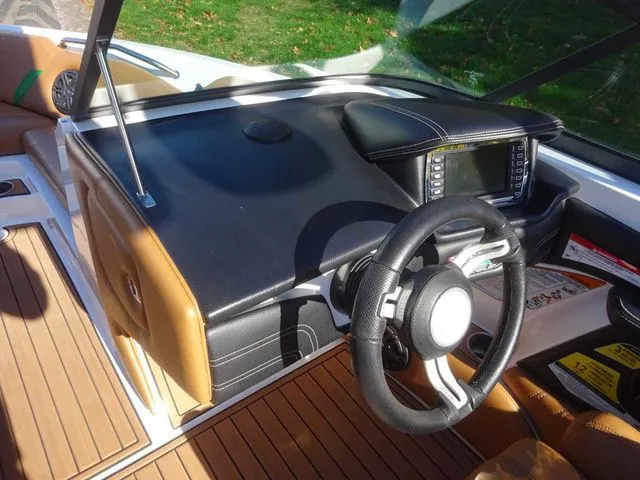 Slide: The Image of Nautique 210 Super Air Nautique 2016 - 9