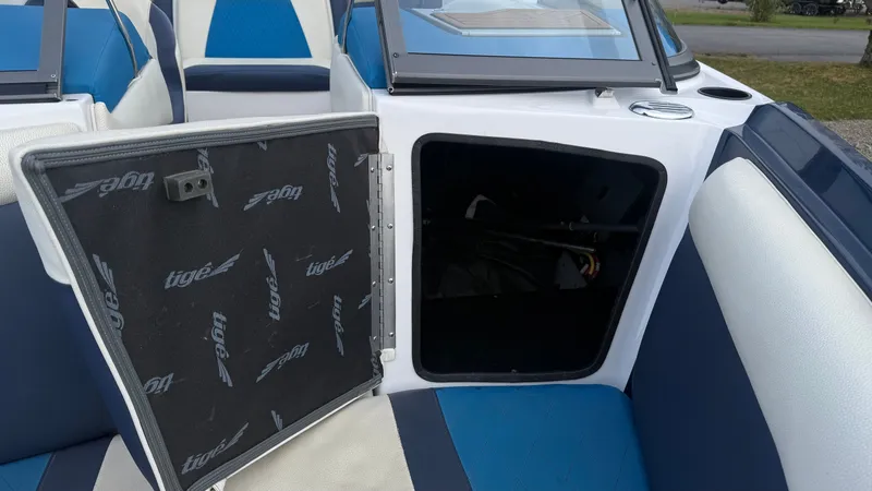 Slide: The Image of Tigé R21 2019 - 10