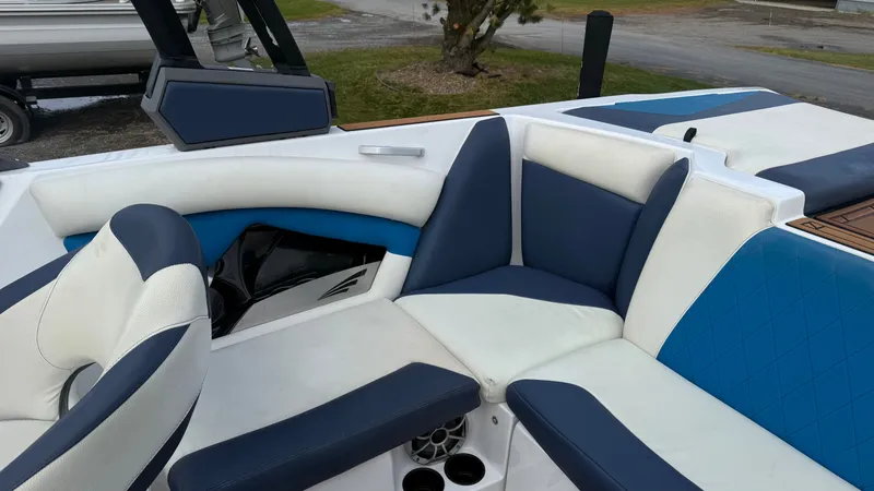 Slide: The Image of Tigé R21 2019 - 16