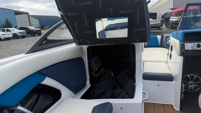 Slide: The Image of Tigé R21 2019 - 24