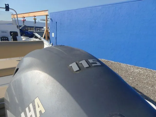 Slide: The Image of NauticStar 19 XS 2018 - 10