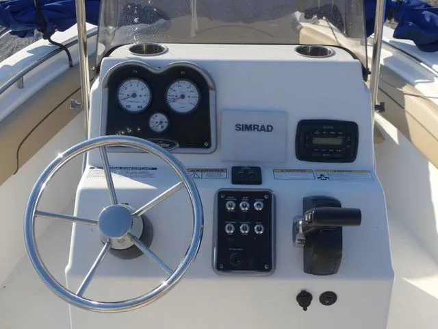 Slide: The Image of NauticStar 19 XS 2018 - 15