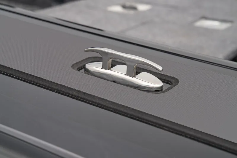 Slide: The Image of Tracker Targa V-18 WT 2026 - 50