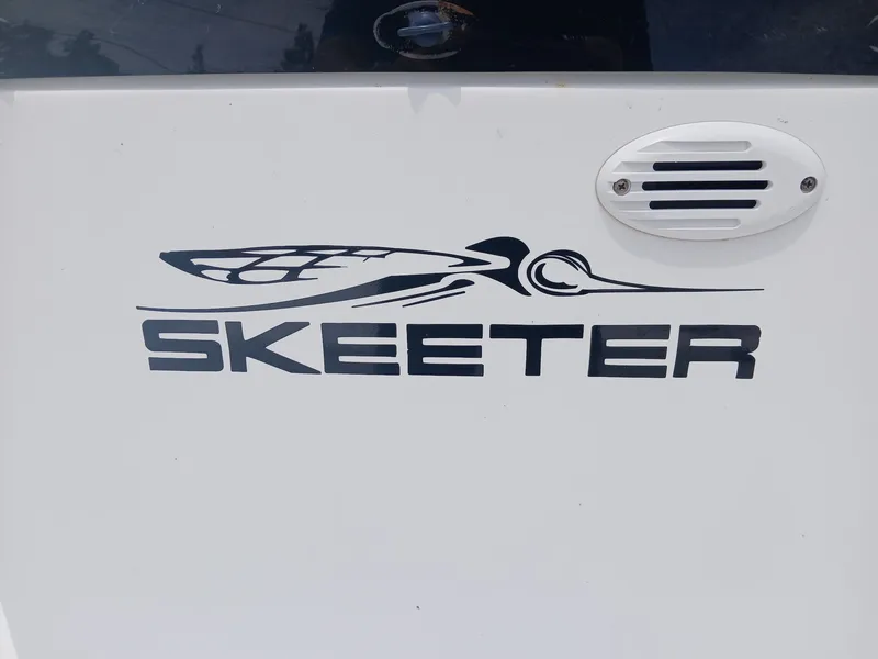 Slide: The Image of Skeeter ZX2200 2005 - 7