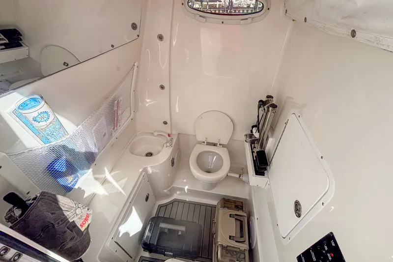 Slide: The Image of Sea Hunt 305 CC 2022 - 12