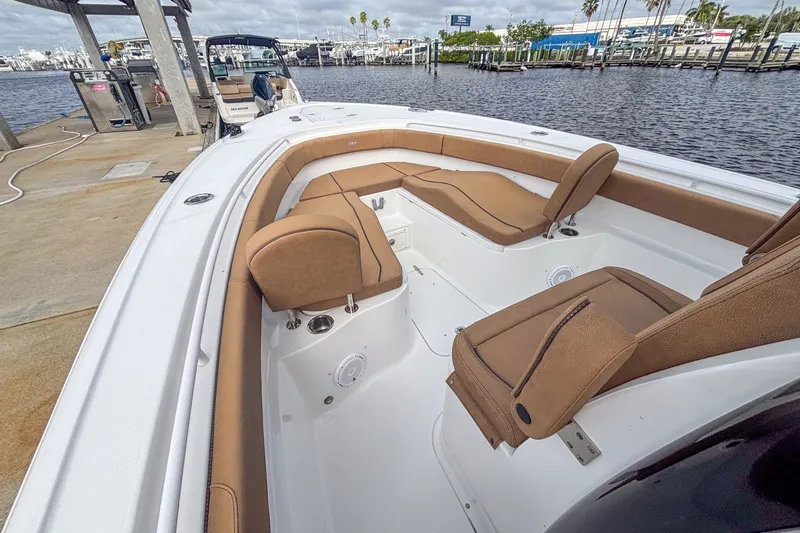 Slide: The Image of Sea Hunt 305 CC 2022 - 13