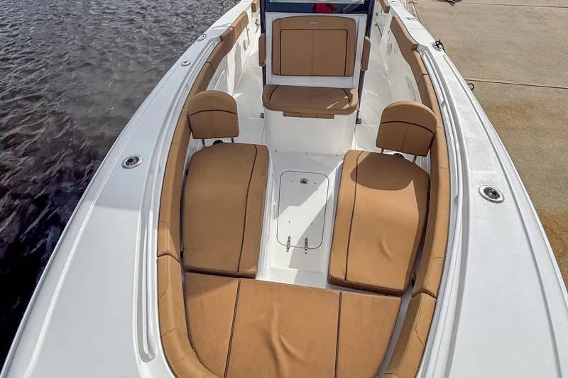 Slide: The Image of Sea Hunt 305 CC 2022 - 14