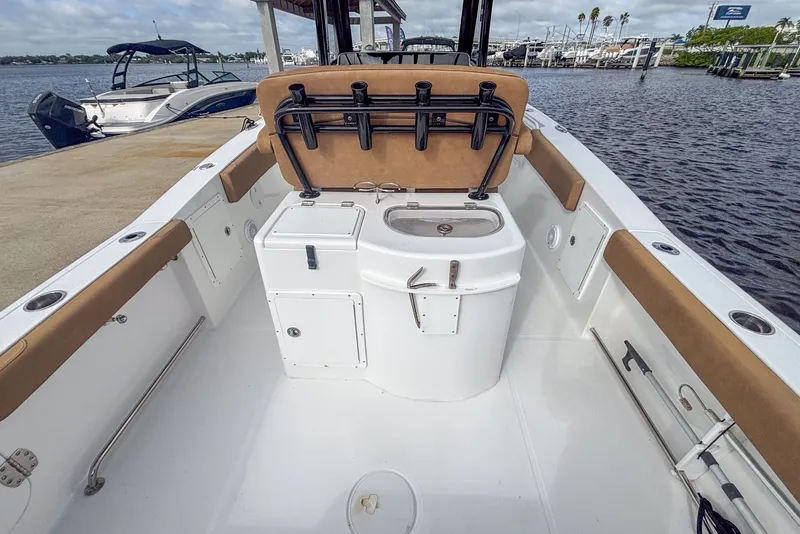 Slide: The Image of Sea Hunt 305 CC 2022 - 6