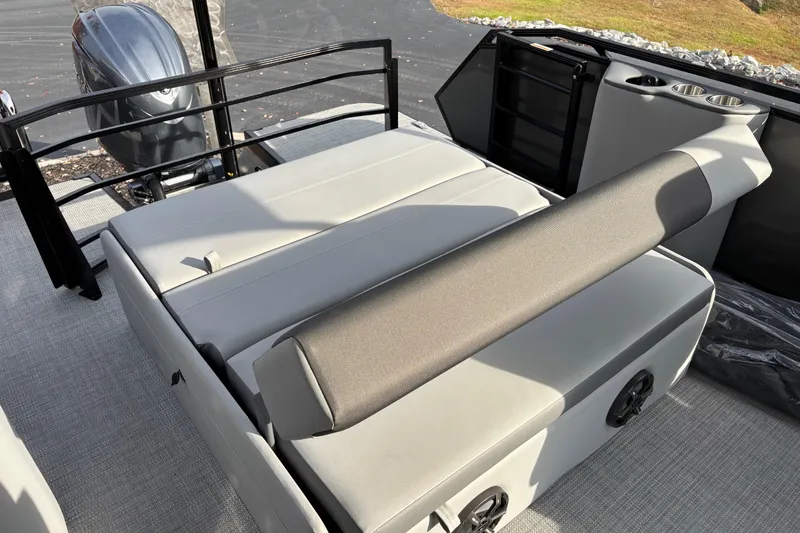 Slide: The Image of 2026 Veranda Relax VR 235 VLI boat interior with adjustable seating and cup holders. - 11