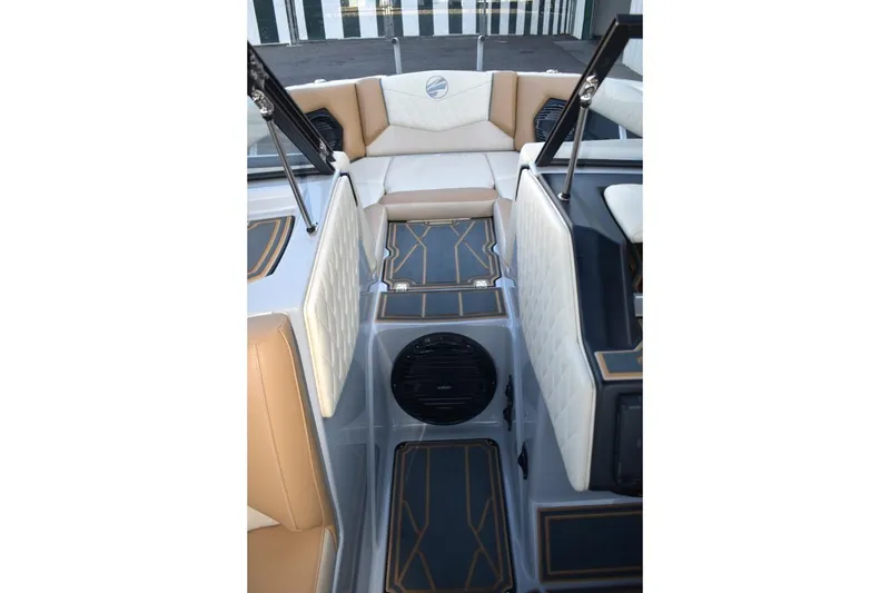 Slide: The Image of 2026 Tigé Z3 boat interior with luxurious seating and modern design. - 38