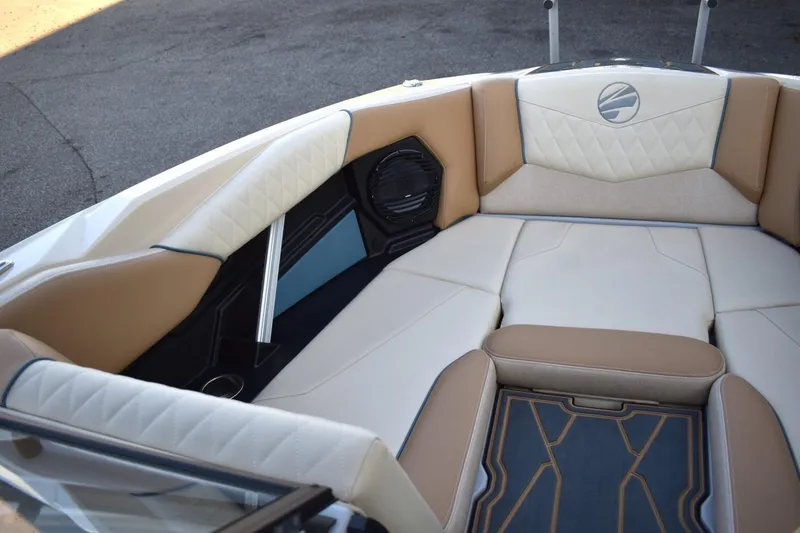 Slide: The Image of 2026 Tigé Z3 boat interior with luxurious seating and modern design. - 39