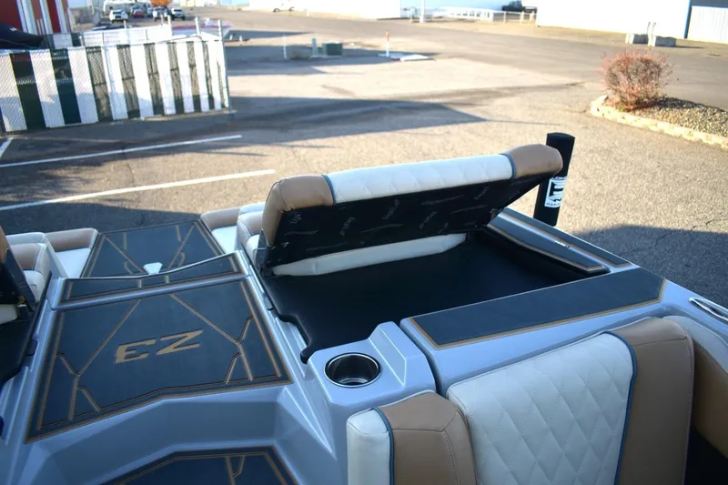 Slide: The Image of 2026 Tigé Z3 boat interior with luxurious seating and stylish design. - 86