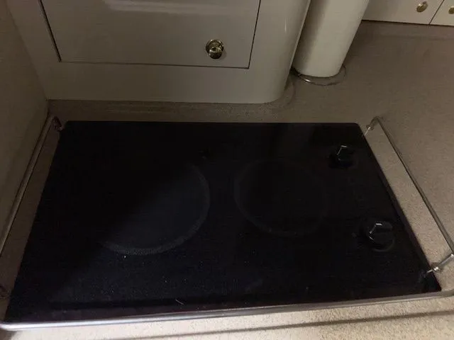 Slide: The Image of Sea Ray 370 Express Cruiser 1997 - 11