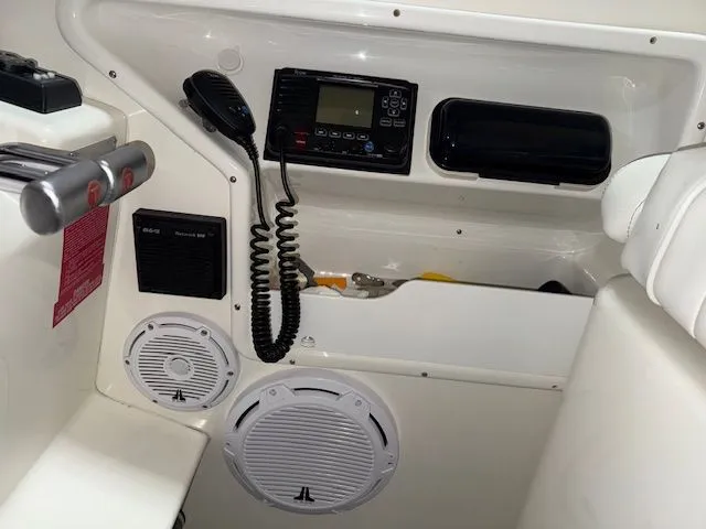 Slide: The Image of Sea Ray 370 Express Cruiser 1997 - 14