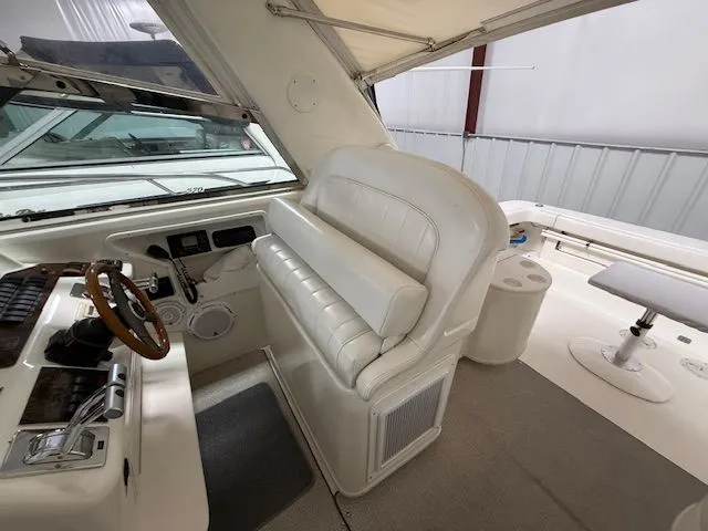 Slide: The Image of Sea Ray 370 Express Cruiser 1997 - 3