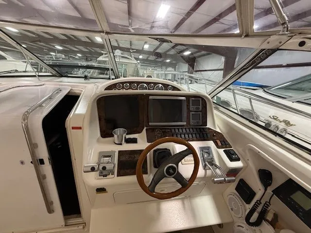 Slide: The Image of Sea Ray 370 Express Cruiser 1997 - 5