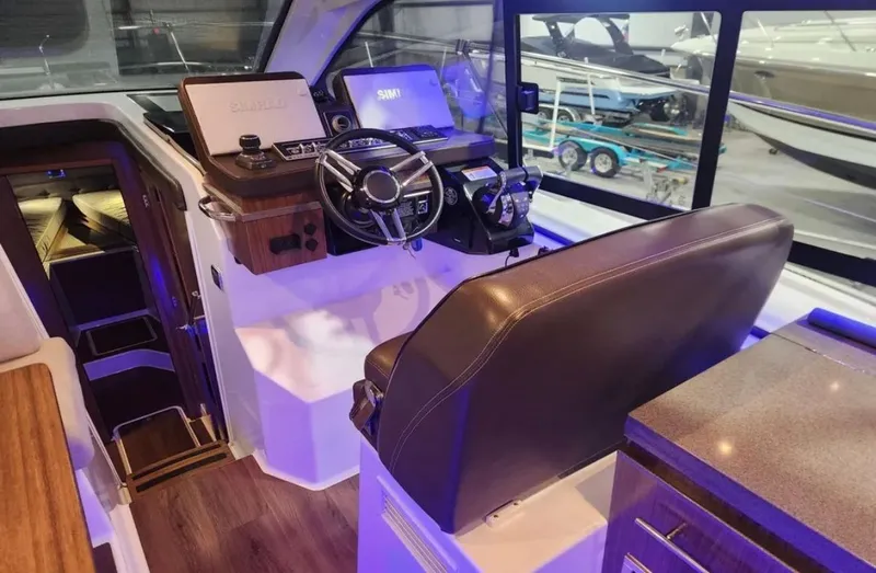 Slide: The Image of Four Winns 355 Vista Coupe 2022 - 11