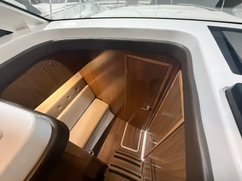 Slide: The Image of Four Winns 355 Vista Coupe 2022 - 21