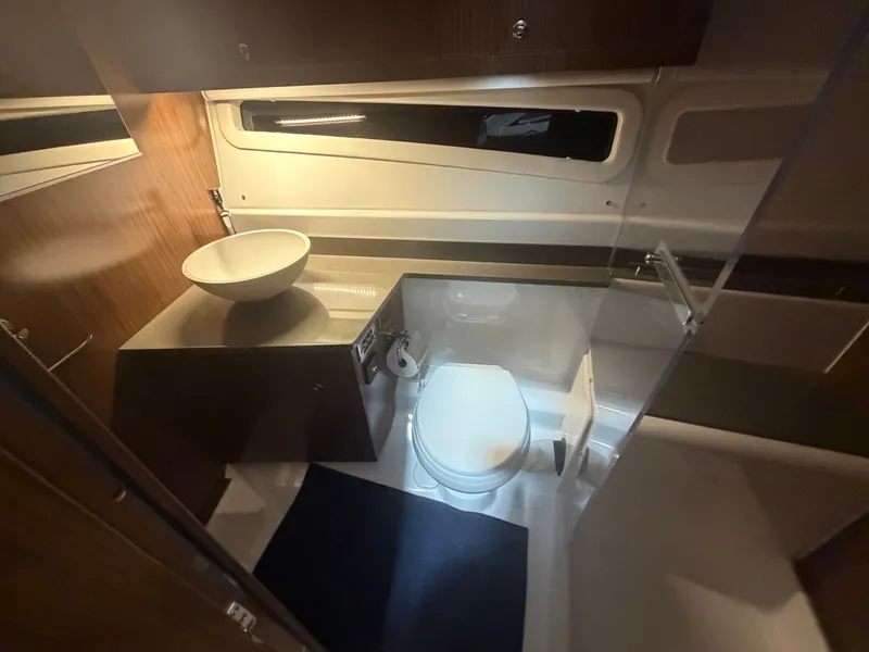 Slide: The Image of Four Winns 355 Vista Coupe 2022 - 22