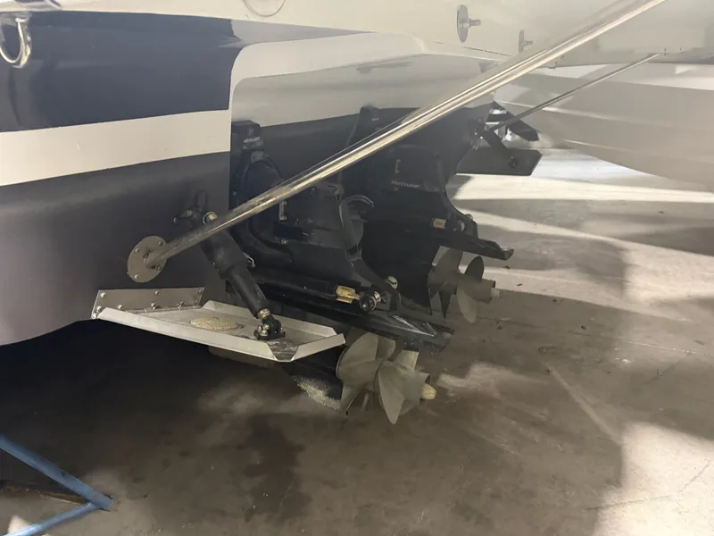 Slide: The Image of Four Winns 355 Vista Coupe 2022 - 7