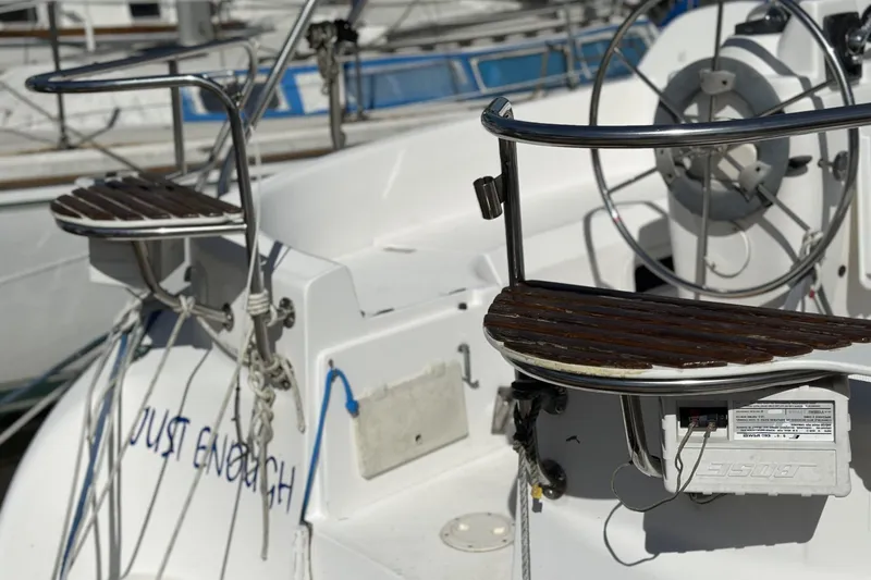 Slide: The Image of Hunter 290 sailboat, 2000 model, featuring dual helm seats and steering wheel. - 33