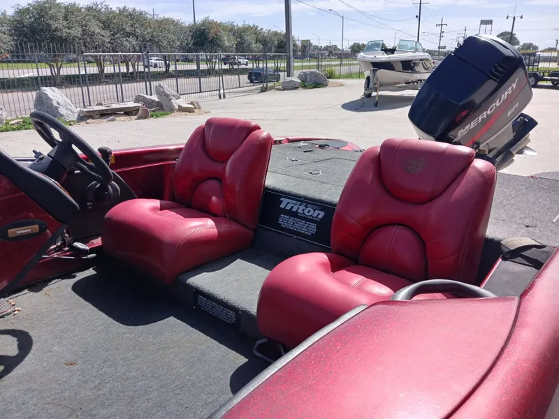 Slide: The Image of Triton Tr-19 2001 - 12