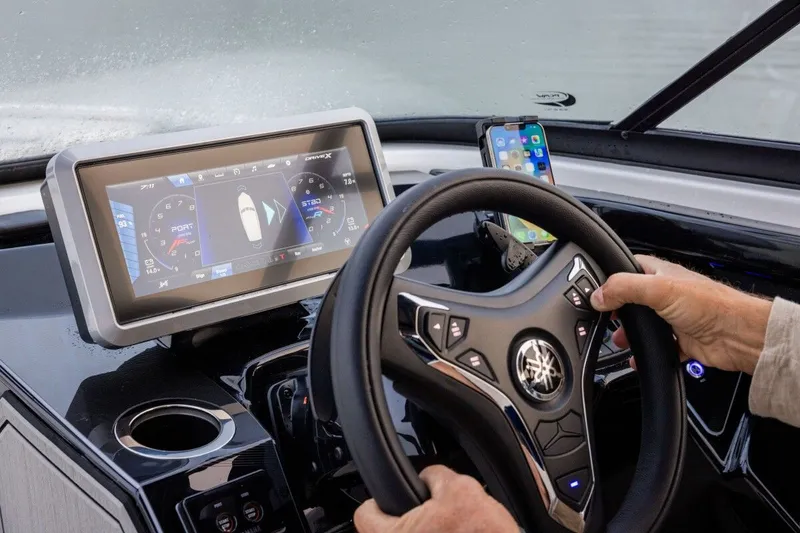 Slide: The Image of Yamaha 252SE 2026 - 10