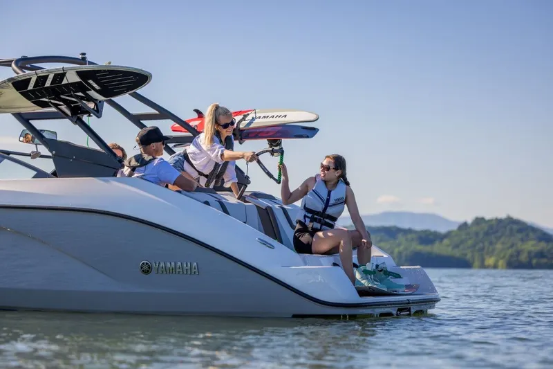 Slide: The Image of Yamaha AR220 2026 - 23