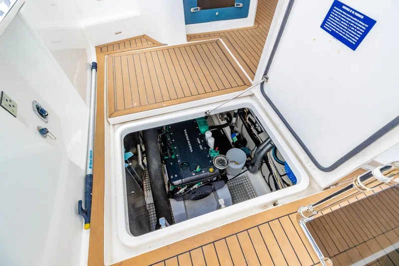 Slide: The Image of Aquila 54 Yacht 2022 - 101