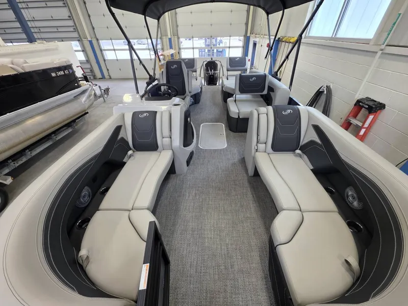 Slide: The Image of Barletta Cabrio 22M 2026 - 19